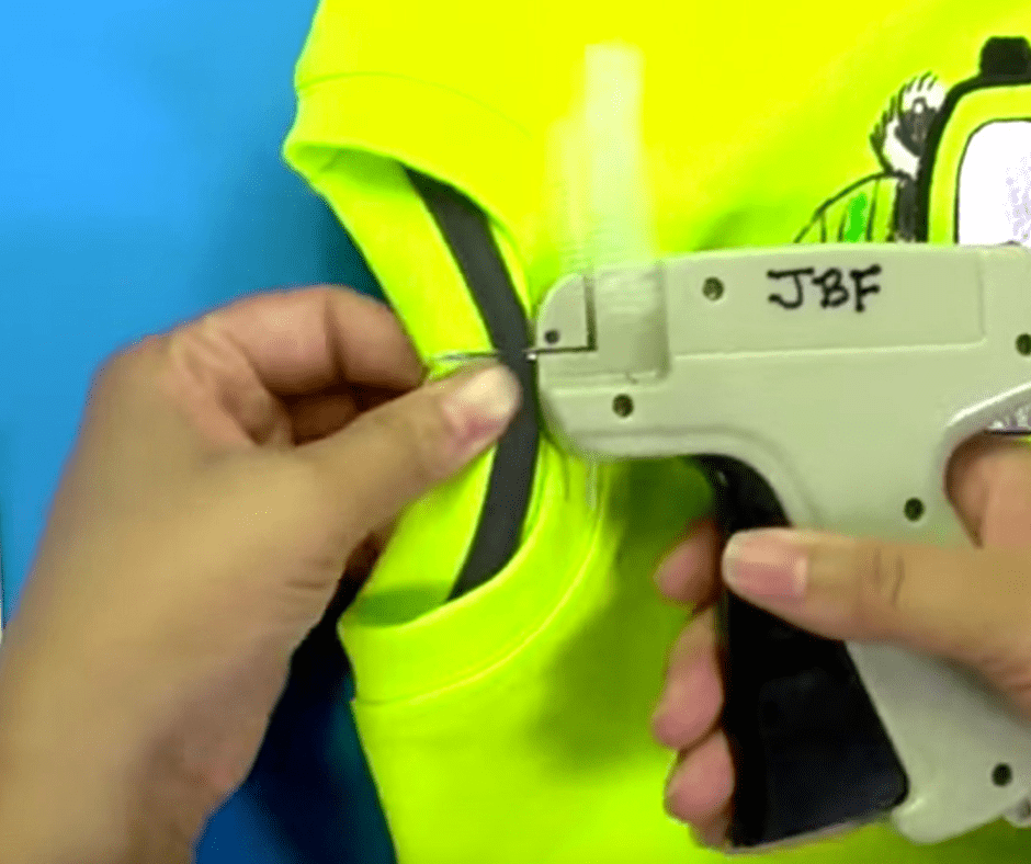 how-to-use-a-tagging-gun-morplan-s-tagging-gun-range-youtube